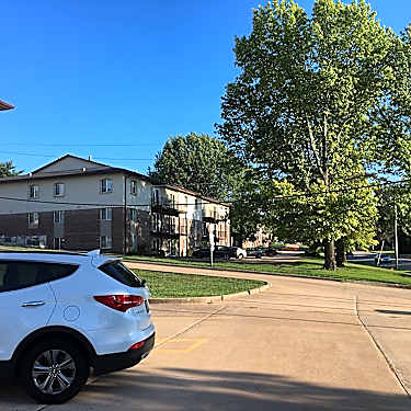 Deville Southwest Apartments 817 919 Southwest Blvd Jefferson