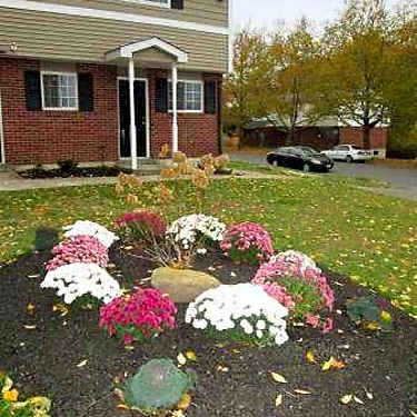 Dewberry Gardens 101 Stonewall Ln Waterbury Ct Apartments For