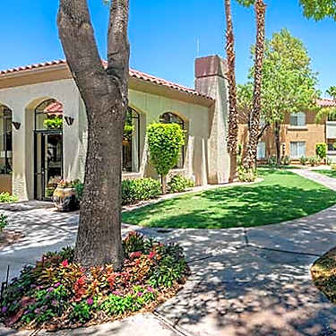 Colonial Grand At Old Town Scottsdale N 3131 N 70th Street Scottsdale Az Apartments For Rent Rent Com