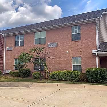 Eastpointe Station 2750 Broadway Blvd Garland Tx Apartments For Rent Rent Com