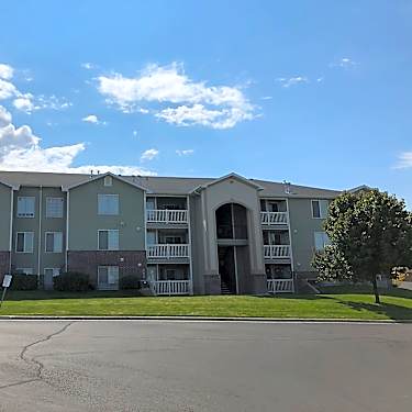 Tooele Gateway 232 Fenwick Ln Tooele Ut Apartments For Rent Rent Com