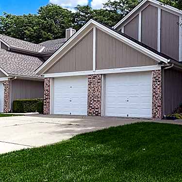 Chapel Oaks Townhomes 3606 Ne Independence Ave Lees Summit Mo Townhome For Rent Rent Com