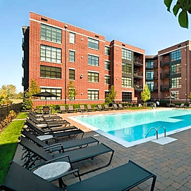Sheffield At Englewood South 100 Sterling Boulevard Englewood