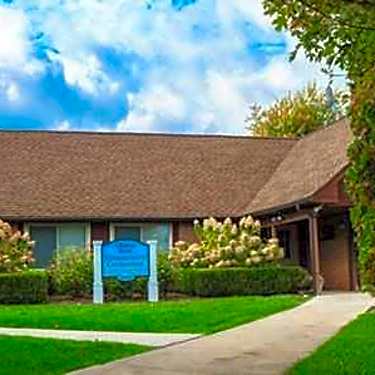 Clinton River 4125 Riverview Cir Mount Clemens Mi Apartments For Rent Rent Com