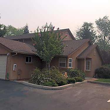 Meadowood Townhomes 701 Redwood Blvd Redding Ca Apartments For Rent Rent Com