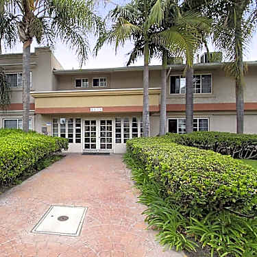 Toluca Lake Universal Apartments 4616 Cahuenga Boulevard