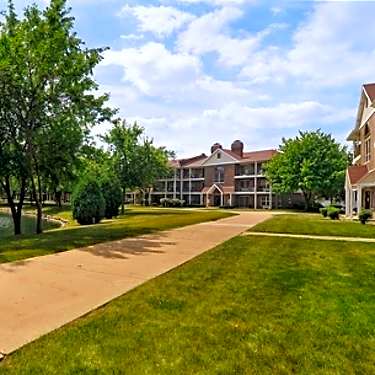 Mansions Apartments 901 East Golf Road Arlington Heights Il Apartments For Rent Rent Com