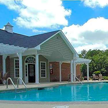 Bristol Park Apartment Homes 1141 Glen Iris Drive Fayetteville