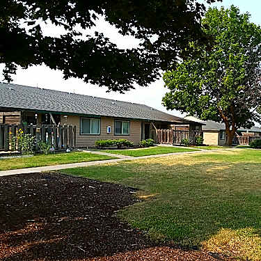 Kingswood Apts 2919 Eberlein Ave Klamath Falls Or Apartments For Rent Rent Com