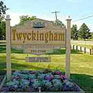 Twyckingham 4632 South Hagadorn Road C40 East Lansing Mi Apartments For Rent Rent Com