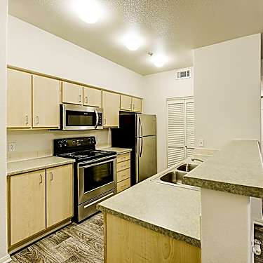 Sterling Pointe 923 W University Avenue Flagstaff Az Apartments For Rent Rent Com