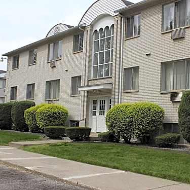 Country Club Manor Apartments 1930 Woodsley Drive 7 Flint Mi Apartments For Rent Rent Com