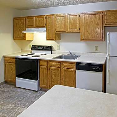 Hudson Terrace Apartments 221 Stowe Avenue Troy Ny Apartments For Rent Rent Com