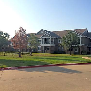 Primrose At Sequoia Park 1400 E University Dr Denton Tx Apartments For Rent Rent Com