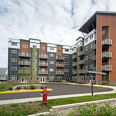Treysta On The Water 320 West Broadway Monona Wi Apartments For Rent Rent Com