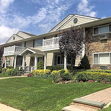Carlton Manor Fairfield Court At Deer Park 43 Golden Ave Deer