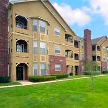 Oxford At Iron Horse 6100 Browning Dr North Richland Hills Tx Apartments For Rent Rent Com