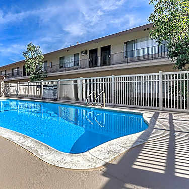 Casa Bonita Apartment Homes 200 North Gilbert Anaheim Ca Apartments For Rent Rent Com