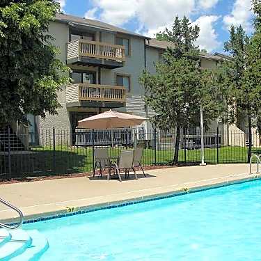 Cliffside Apartments 17401 East 40 Highway Independence Mo Apartments For Rent Rent Com