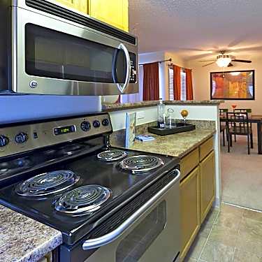 The Parc At Cherry Creek 7555 E Warren Dr Denver Co Apartments For Rent Rent Com