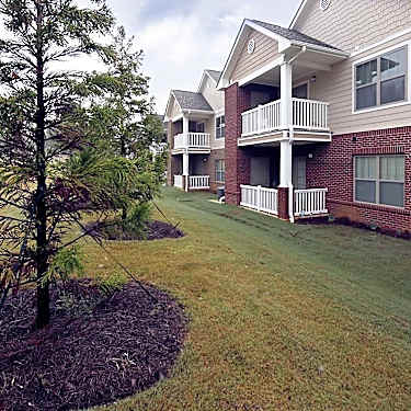 Franklin Hills Apartment Homes Senior Living Community 5300 Millennium Drive Huntsville Al Apartments For Rent Rent Com