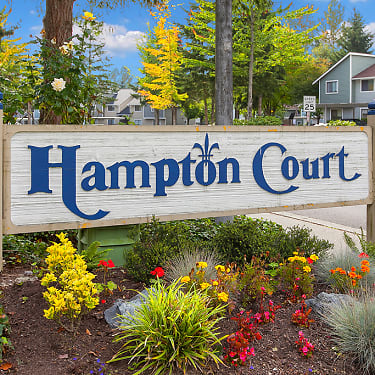 Hampton Court 11207 9th Place West Everett Wa Apartments For