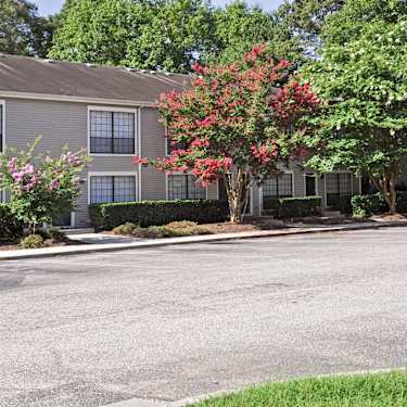 Lakeview Terrace Apartments 100 Lakeview Park Rd Ste 141