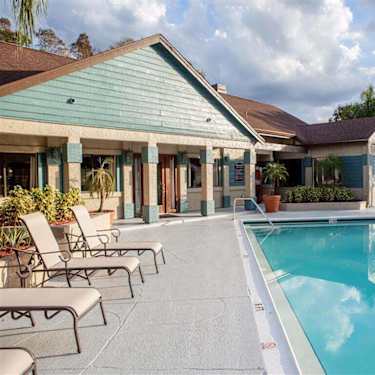 Mezzo Of Tampa Palms 15210 Amberly Drive Tampa Fl Apartments For Rent Rent Com