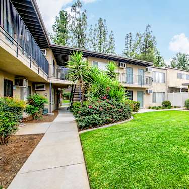 Pine Villa Apartments 905 Pine Avenue Redlands Ca Apartments