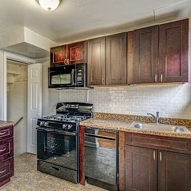 Alden Apartments 552 Alden Drive Rahway Nj Apartments For