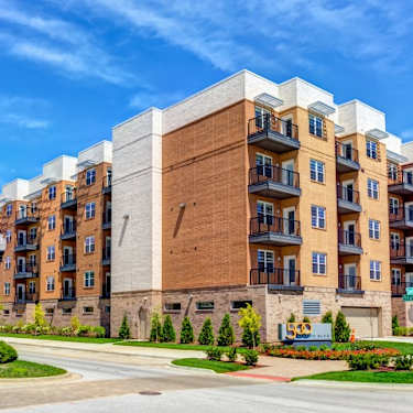 500 Station Apartments 500 Station Blvd Aurora Il Apartments For Rent Rent Com