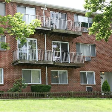 Chadwick Gardens 379 Powell Ave Newburgh Ny Apartments For