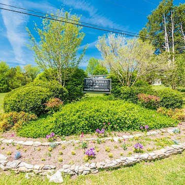 River Hill Townhomes 3017 Limestone Drive Louisville Tn Apartments For Rent Rent Com