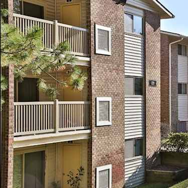 Hilltop Apartments 5345 85th Ave New Carrollton Md Apartments For Rent Rent Com