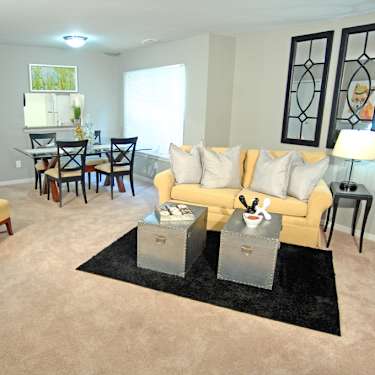 Westbury Village Townhouses 201 N Squirrel Rd Auburn Hills Mi Townhome For Rent Rent Com