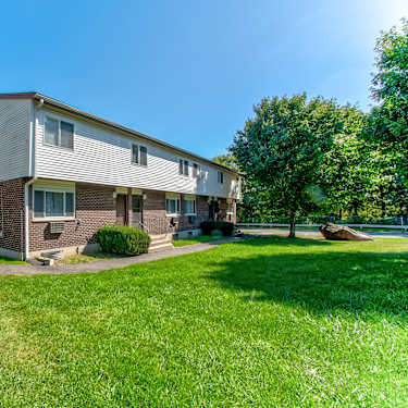 Southford Park 22 Coral Dr Waterbury Ct Apartments For Rent Rent Com