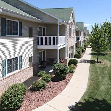 Hawk S Ridge Apartments 1750 Gateway Blvd Beloit Wi Apartments For Rent Rent Com