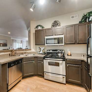 St Laurent Apartment Homes 2825 N State Highway 360 Grand Prairie Tx Apartments For Rent Rent Com