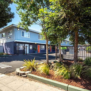 Greenleaf Townhomes 27495 Manon Ave Hayward Ca Apartments For Rent Rent Com