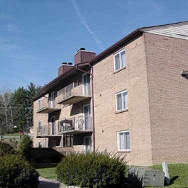Shayler Brook Apartments 1101 1105 Shayler Road Batavia Oh Apartments For Rent Rent Com