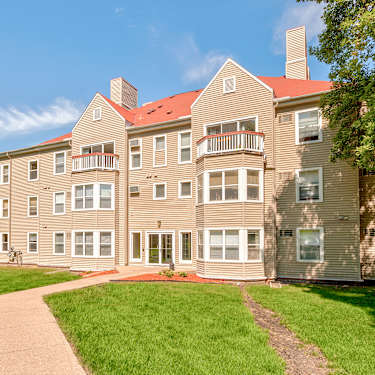 Claremont 10745 Smetana Road Minnetonka Mn Apartments For