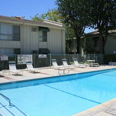 Woodcreek Apartments 10440 Paramount Blvd Downey Ca Apartments For Rent Rent Com
