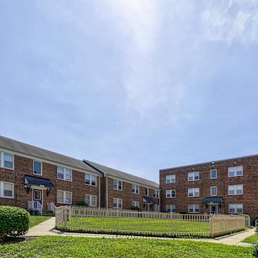 Highland Ridge Apartments 1211 Benning Rd Capitol Heights Md Apartments For Rent Rent Com