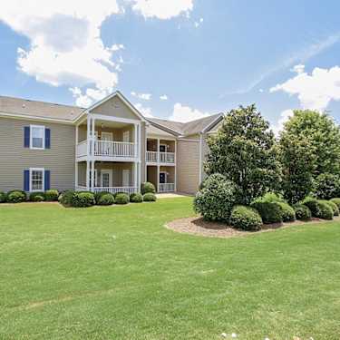 Amber Place 6080 Lakeview Rd Warner Robins Ga Apartments For Rent Rent Com