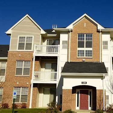 Coventry Glen At Valley Lakes 1399 Coventry Glen Drive Round Lake Il Apartments For Rent Rent Com