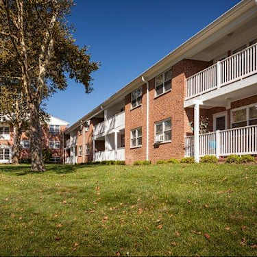 Crestview Apartments 971 Route 9 North Parlin Nj Apartments