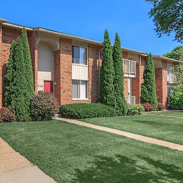 Somerset Park Apartments 1911 Golfview Drive Troy Mi Apartments For Rent Rent Com