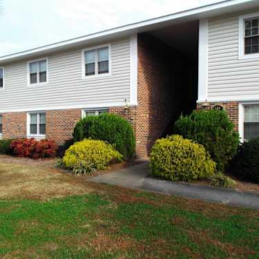 Eastbrook And Village Green Apartments 204 Eastbrook Drive