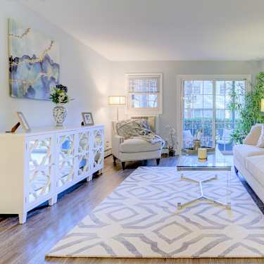 Eagle Rock Apartments At Woodbury 92 Fairhaven Blvd Woodbury Ny Apartments For Rent Rent Com