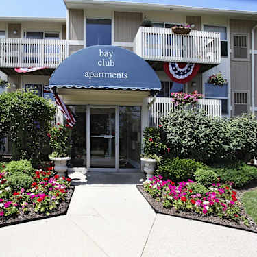 Bay Club Apartments 32002 North Marginal Road Willowick Oh